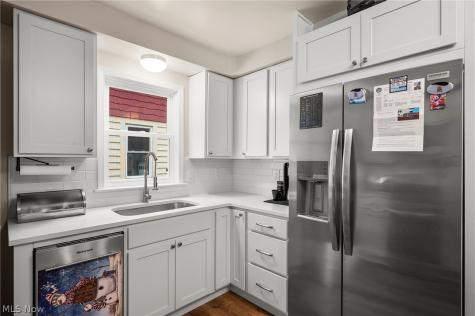 5234 Erwin Street Maple Heights OH 44137