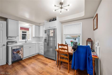 5234 Erwin Street Maple Heights OH 44137