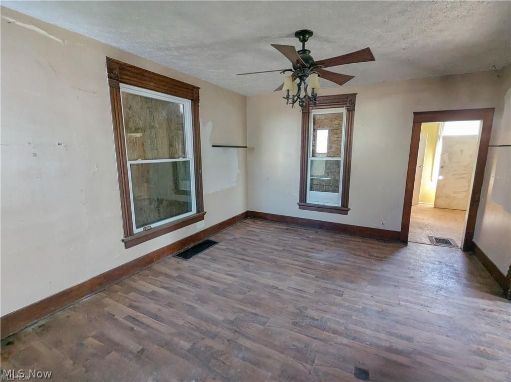 406 Hazlett Avenue NW Canton OH 44708