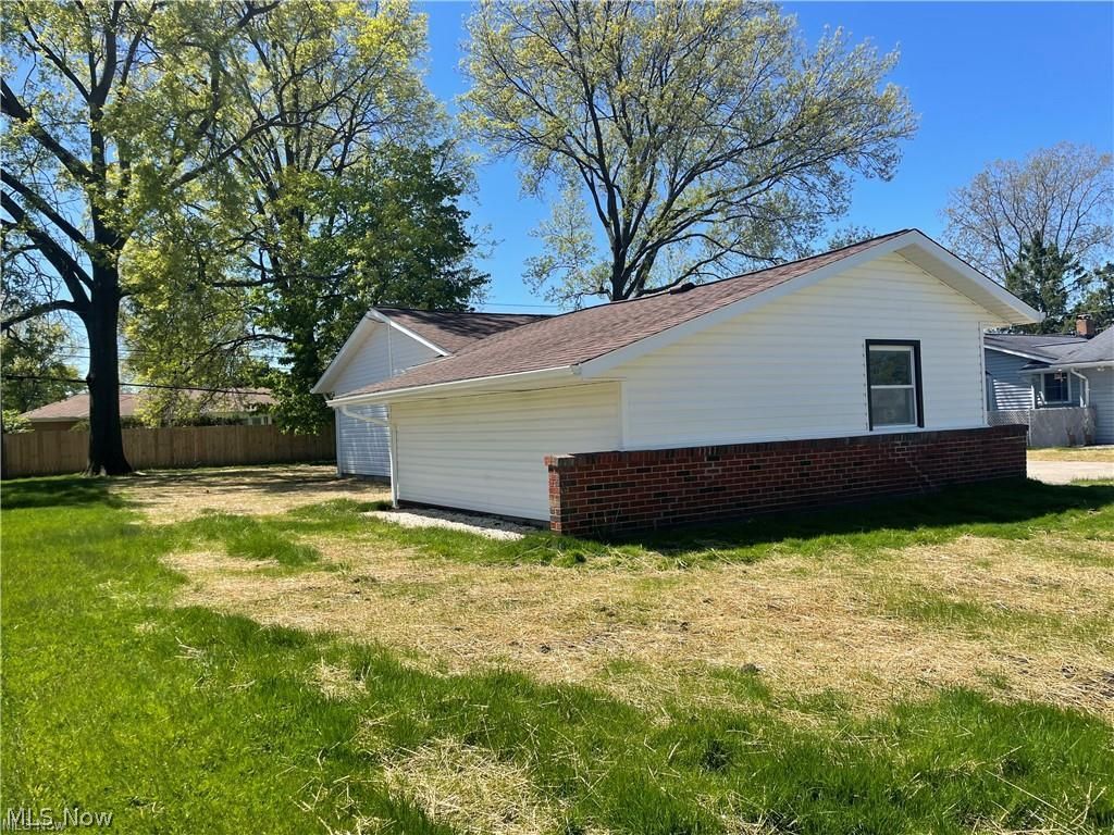 8045 Royal Ridge Drive Parma OH 44129