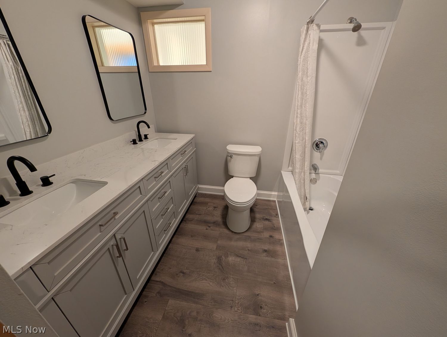 8045 Royal Ridge Drive Parma OH 44129