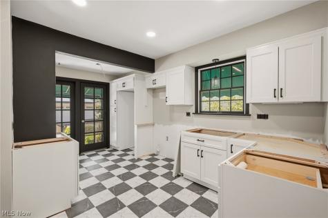 1351 Manor Park Avenue Lakewood OH 44107