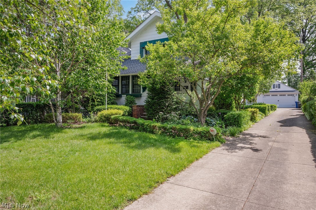 1351 Manor Park Avenue Lakewood OH 44107