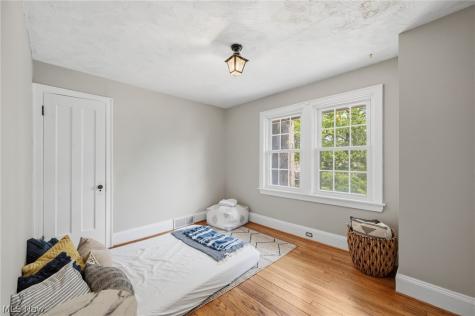 1351 Manor Park Avenue Lakewood OH 44107