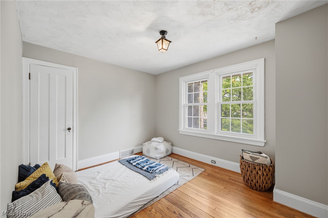 1351 Manor Park Avenue Lakewood OH 44107