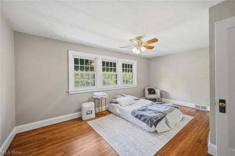 1351 Manor Park Avenue Lakewood OH 44107