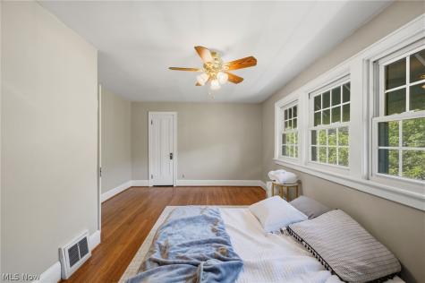 1351 Manor Park Avenue Lakewood OH 44107