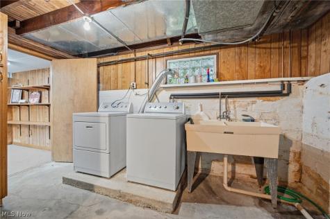 1351 Manor Park Avenue Lakewood OH 44107