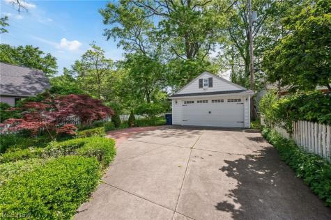 1351 Manor Park Avenue Lakewood OH 44107