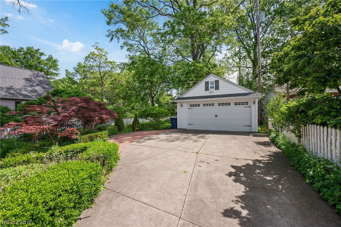 1351 Manor Park Avenue Lakewood OH 44107
