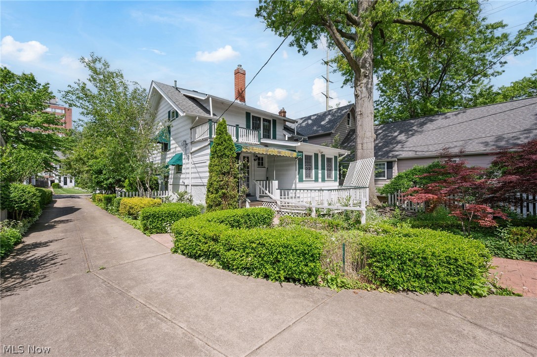 1351 Manor Park Avenue Lakewood OH 44107