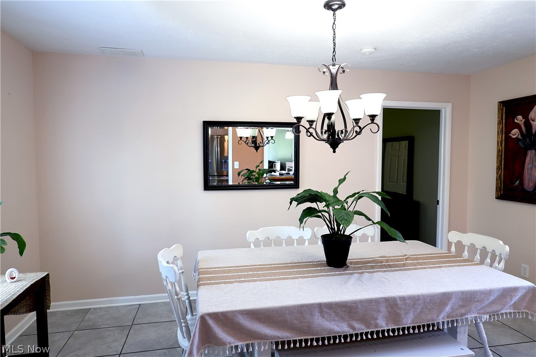 556 Keys Drive Elyria OH 44035