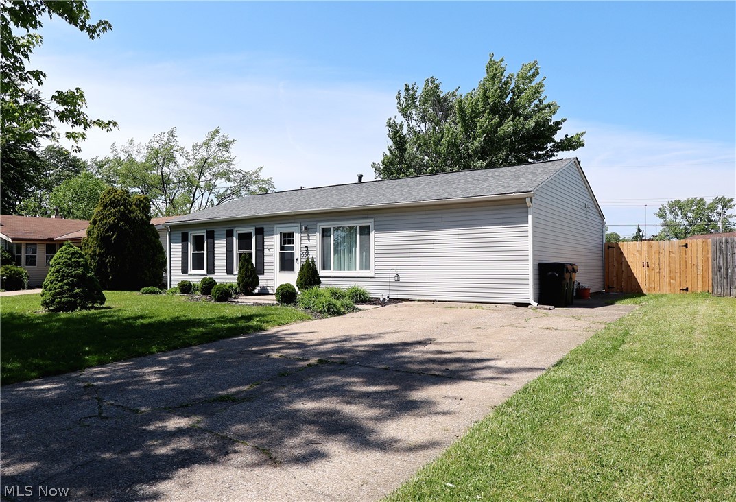 556 Keys Drive Elyria OH 44035