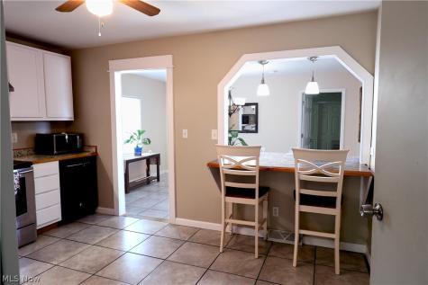 556 Keys Drive Elyria OH 44035