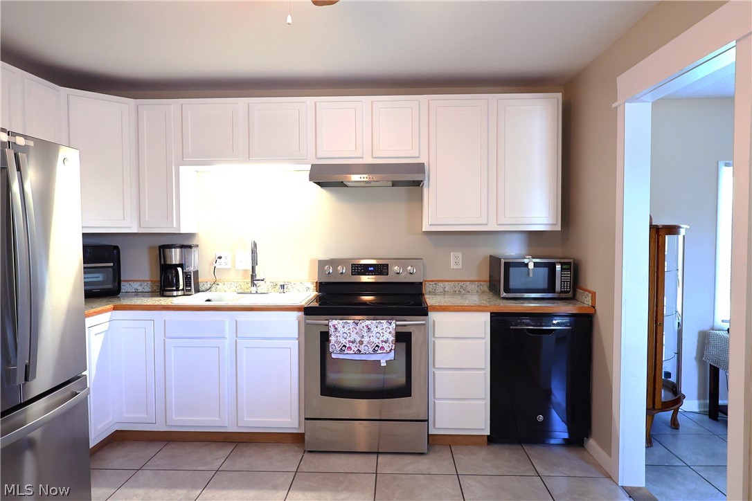 556 Keys Drive Elyria OH 44035