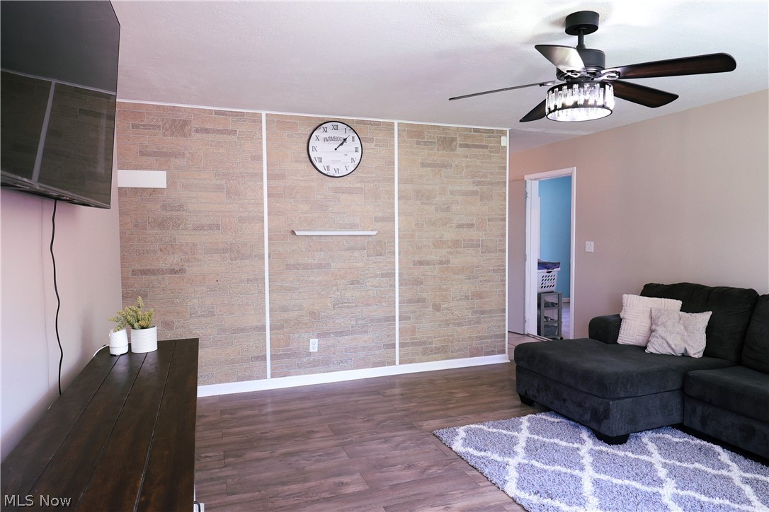 556 Keys Drive Elyria OH 44035