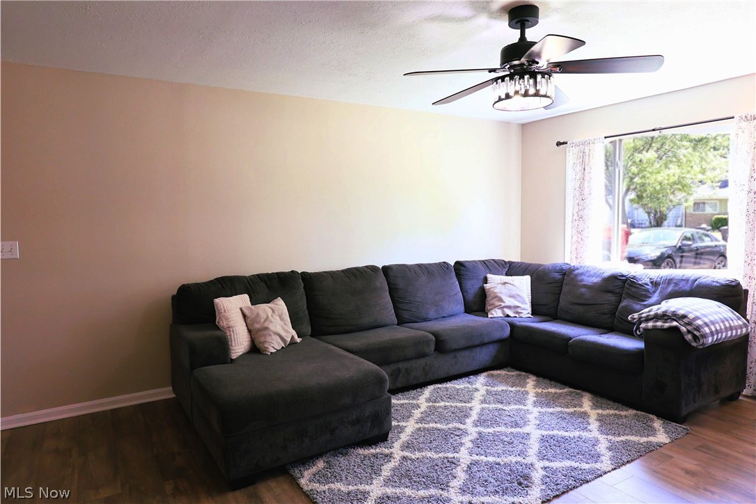 556 Keys Drive Elyria OH 44035