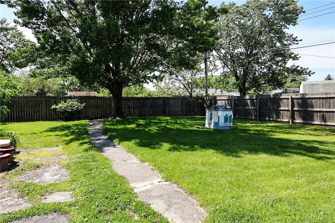 556 Keys Drive Elyria OH 44035