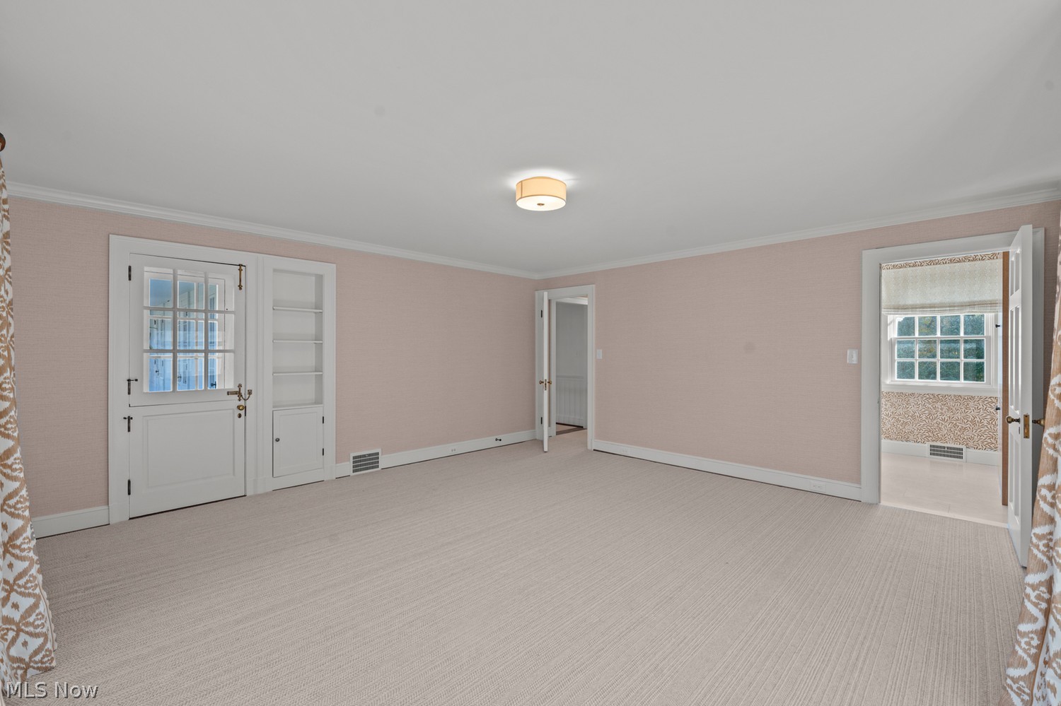 2717 Wadsworth Road Shaker Heights OH 44122