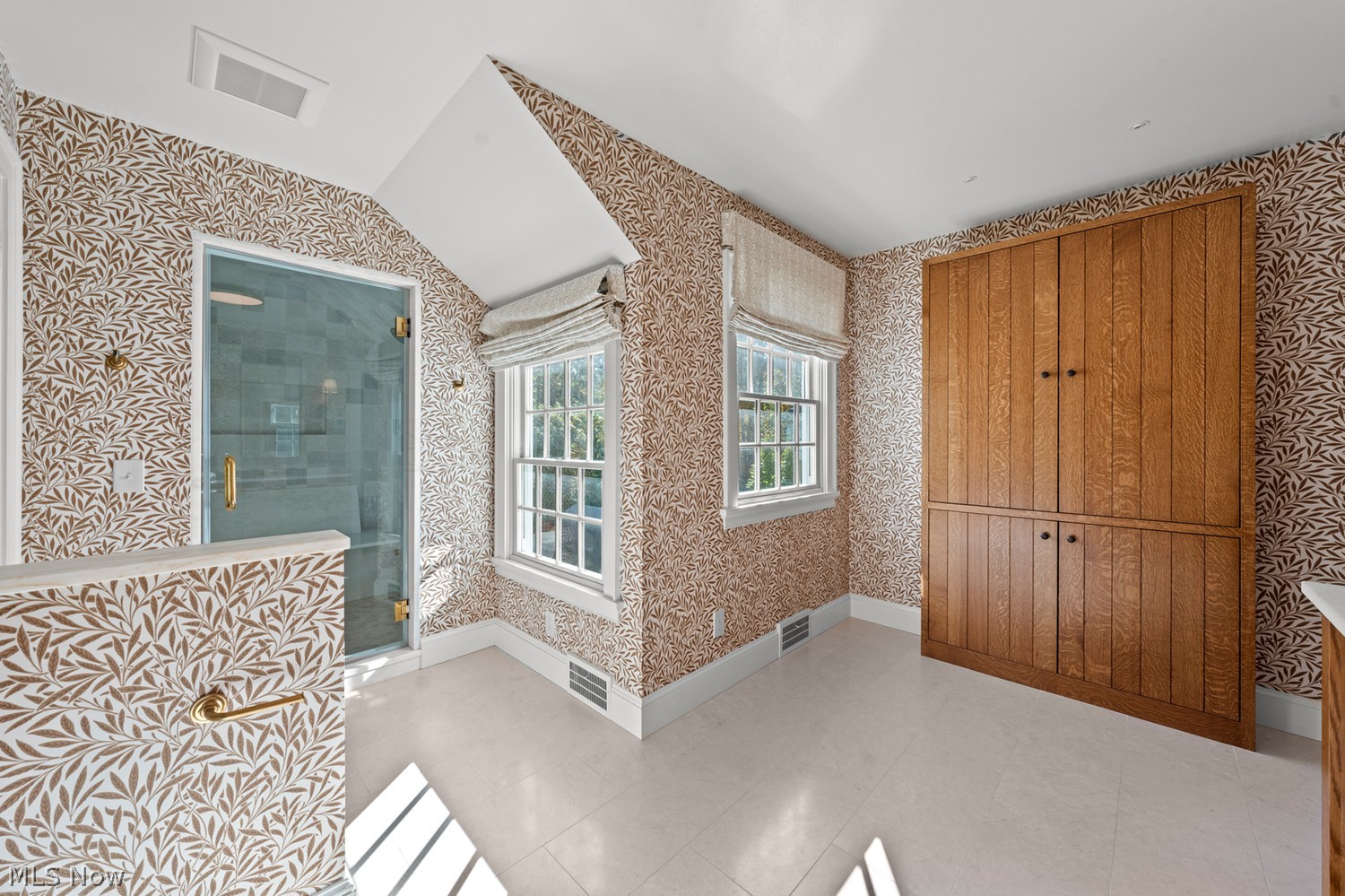 2717 Wadsworth Road Shaker Heights OH 44122