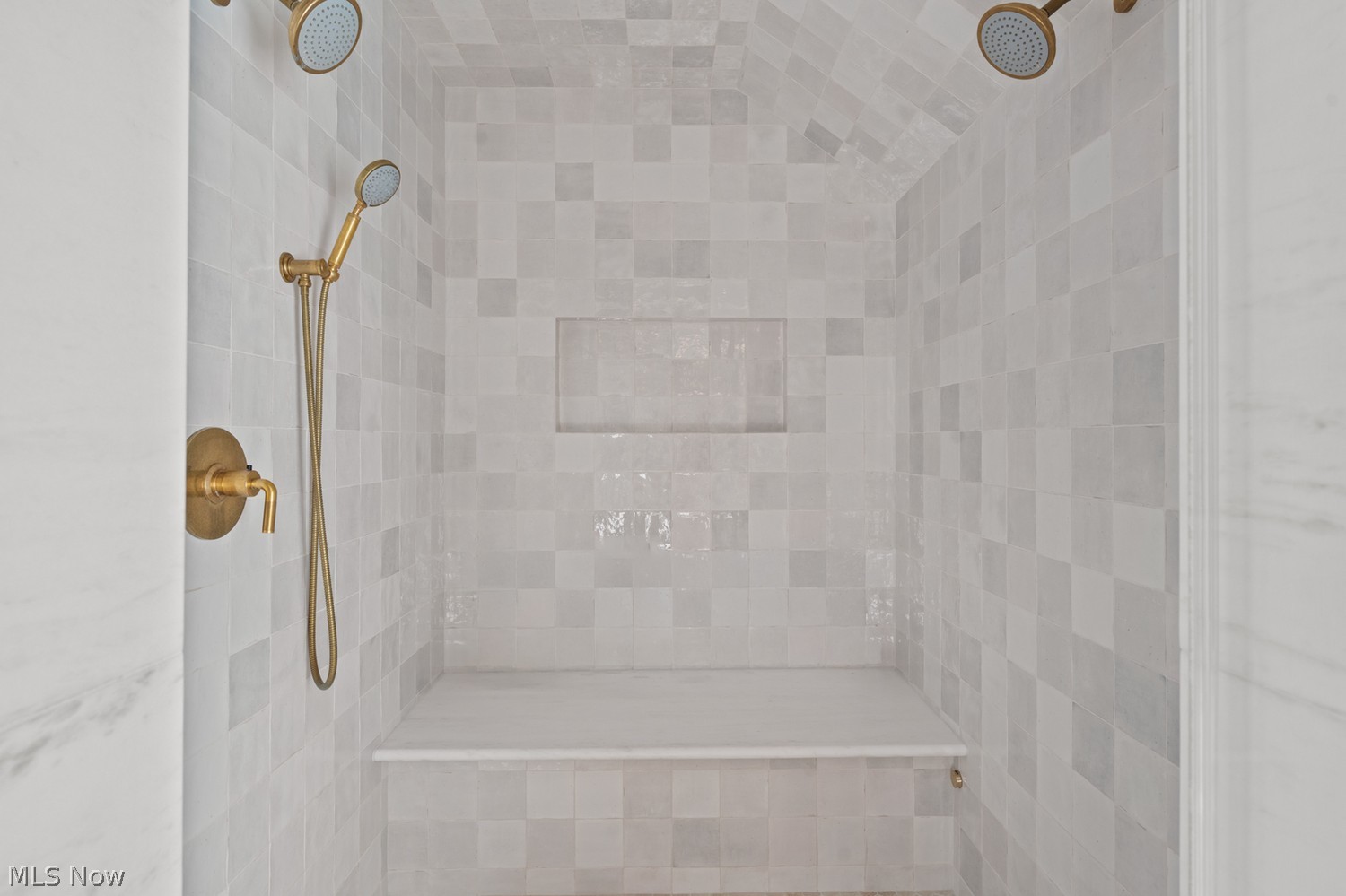 2717 Wadsworth Road Shaker Heights OH 44122