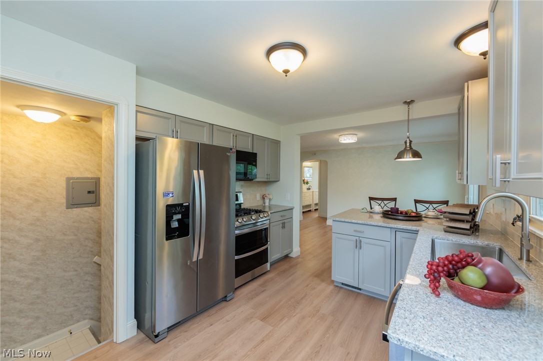 5906 Twin Lakes Drive Parma OH 44129