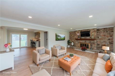5906 Twin Lakes Drive Parma OH 44129