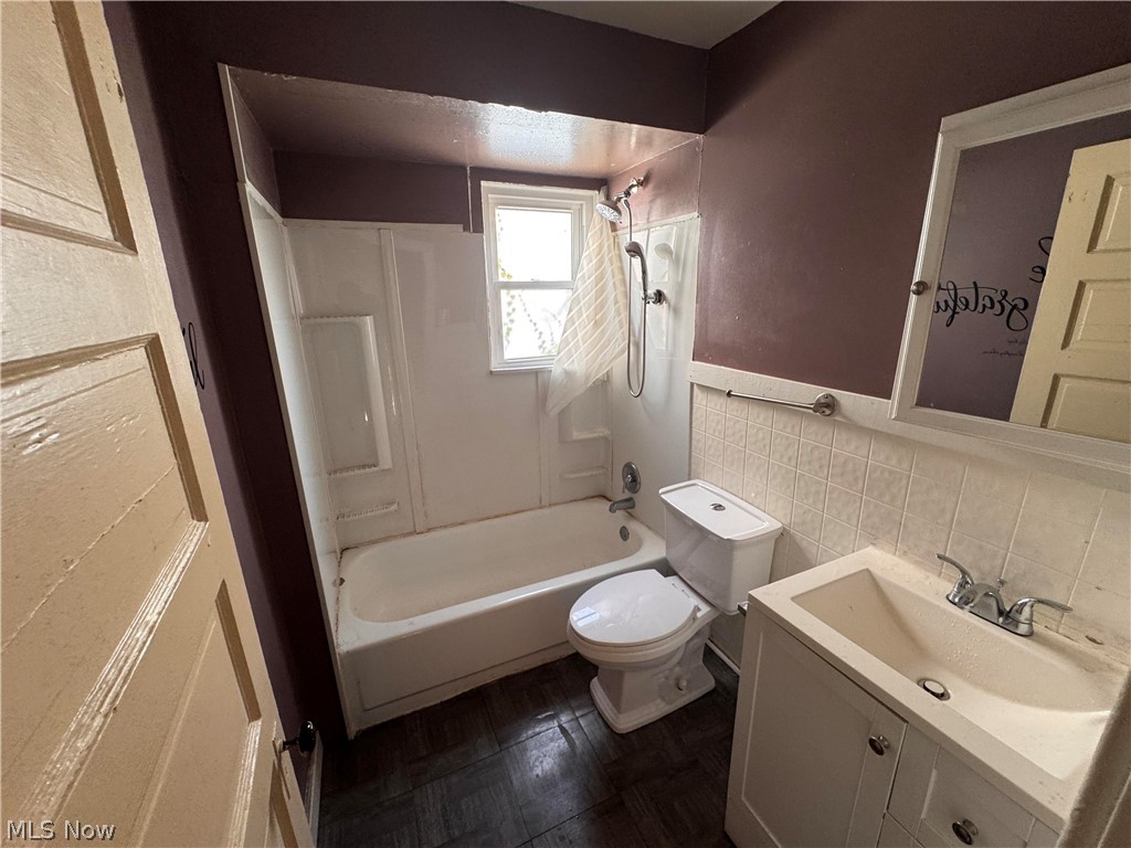 10907 Hull Avenue Cleveland OH 44106