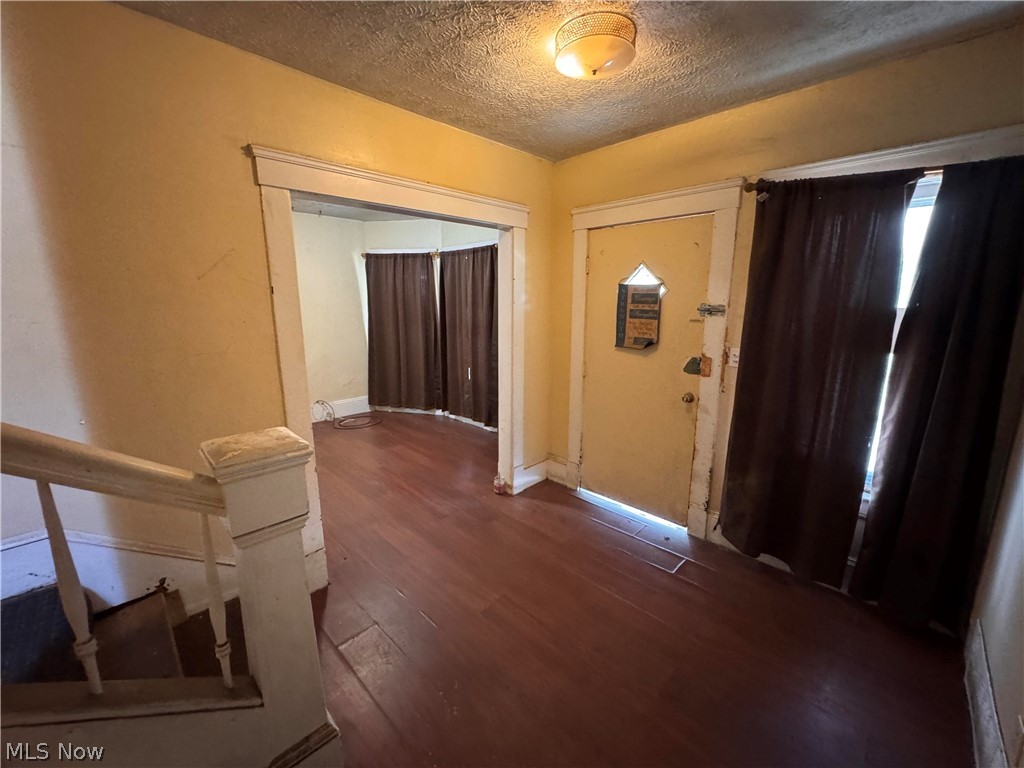 10907 Hull Avenue Cleveland OH 44106