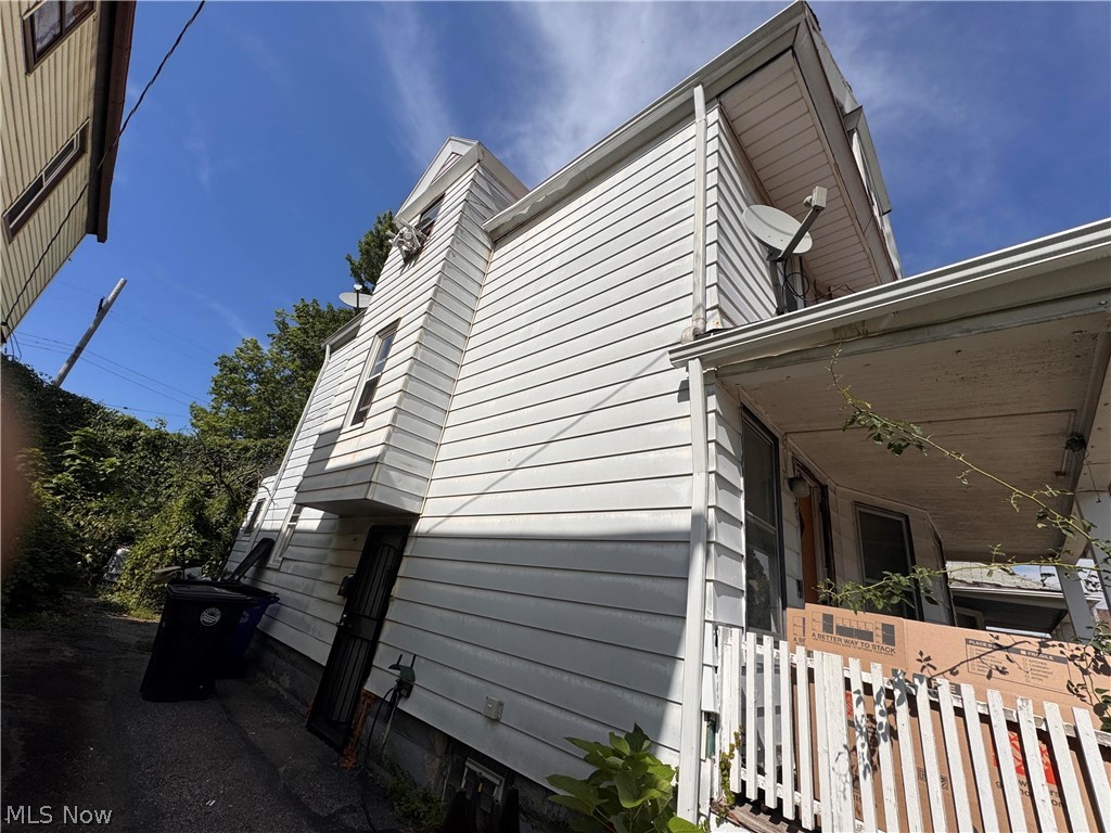 10907 Hull Avenue Cleveland OH 44106