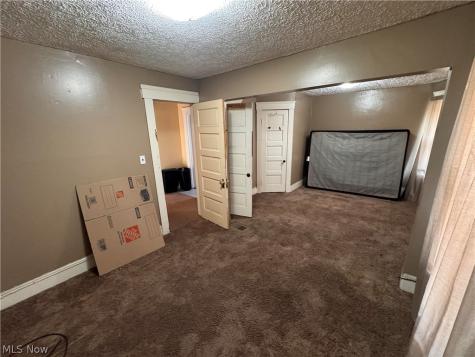 10907 Hull Avenue Cleveland OH 44106