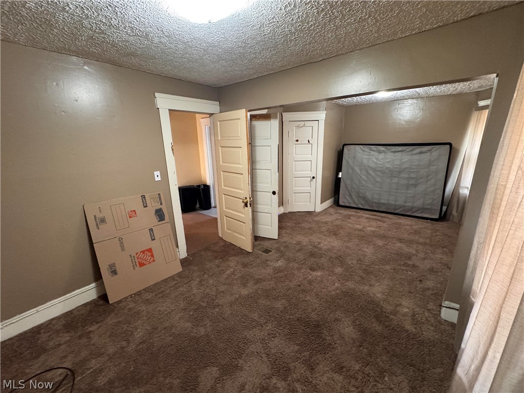 10907 Hull Avenue Cleveland OH 44106
