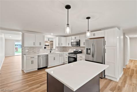 1053 Wellfleet Drive Grafton OH 44044