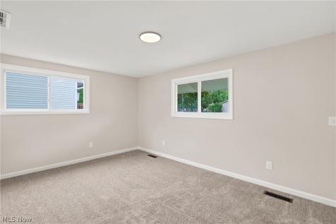 1053 Wellfleet Drive Grafton OH 44044