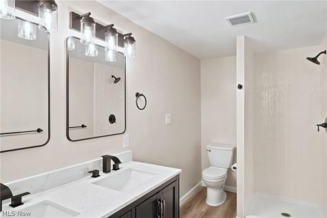 1053 Wellfleet Drive Grafton OH 44044