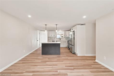 1053 Wellfleet Drive Grafton OH 44044