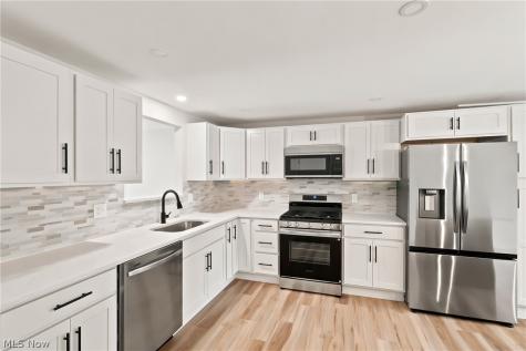 1053 Wellfleet Drive Grafton OH 44044