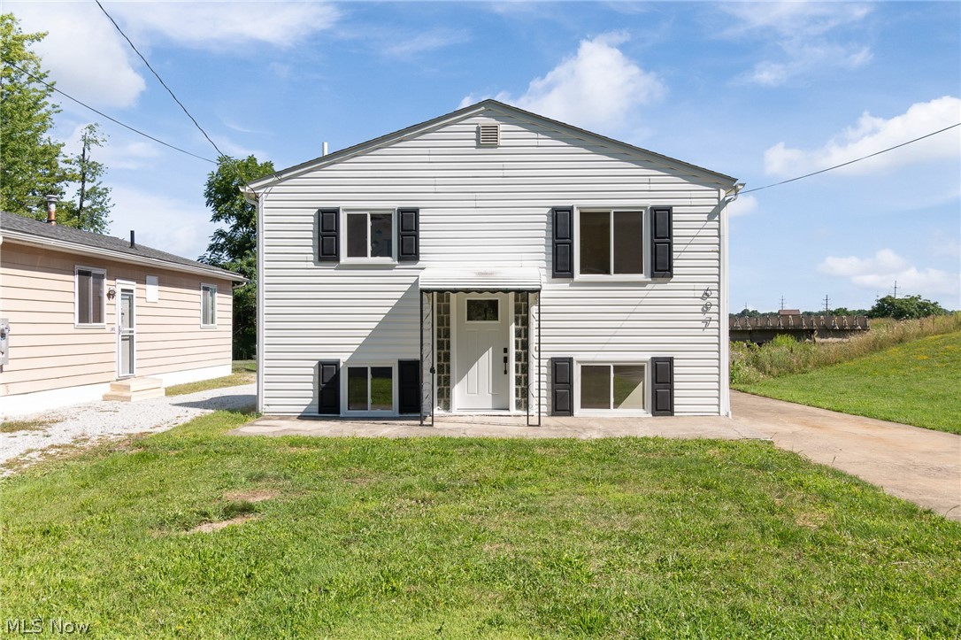 697 Ocean Avenue Akron OH 44310
