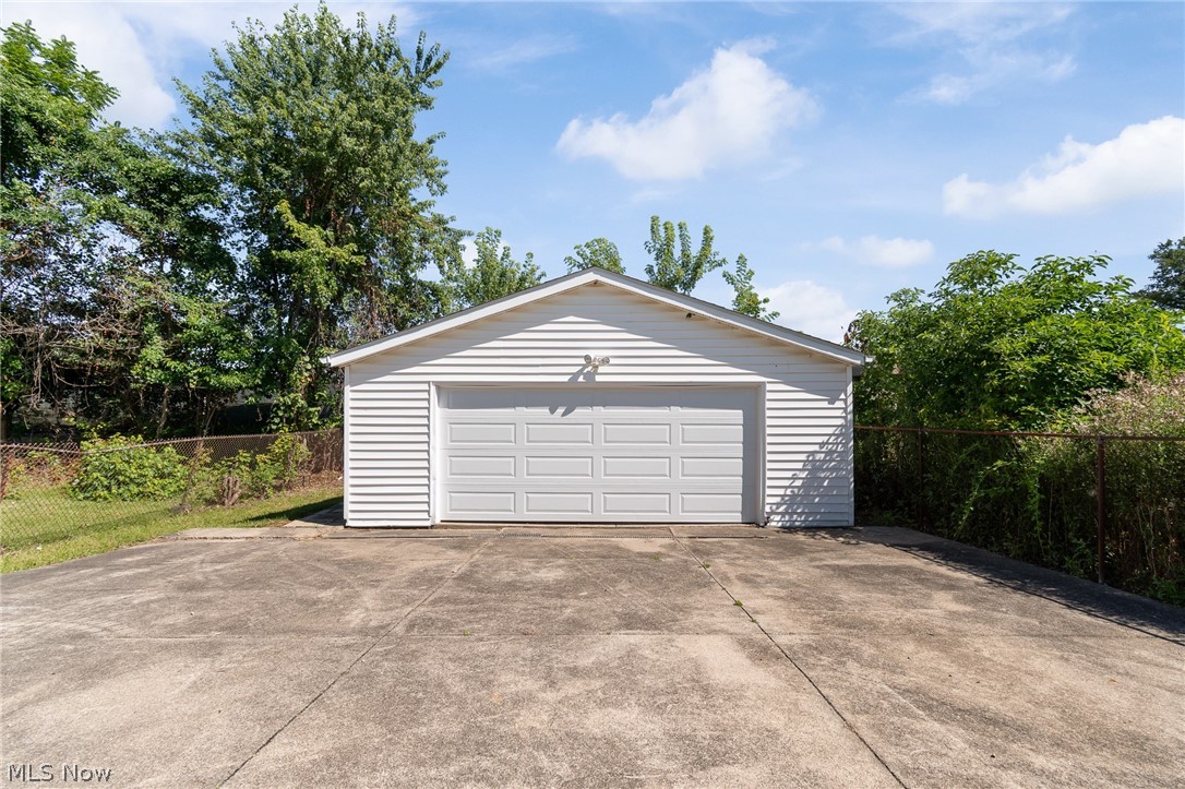 697 Ocean Avenue Akron OH 44310
