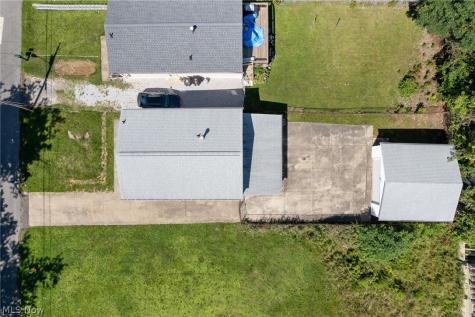 697 Ocean Avenue Akron OH 44310