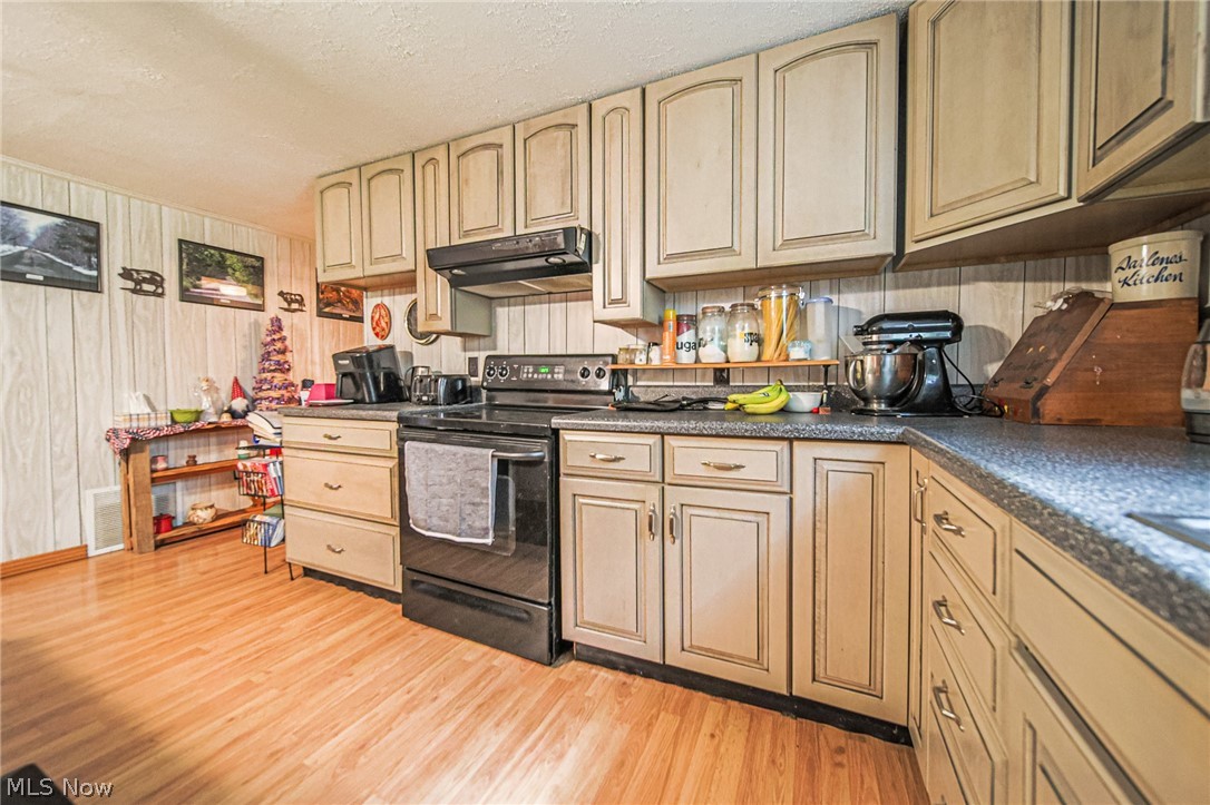 7785 Jewell Grenville Road Kinsman OH 44428
