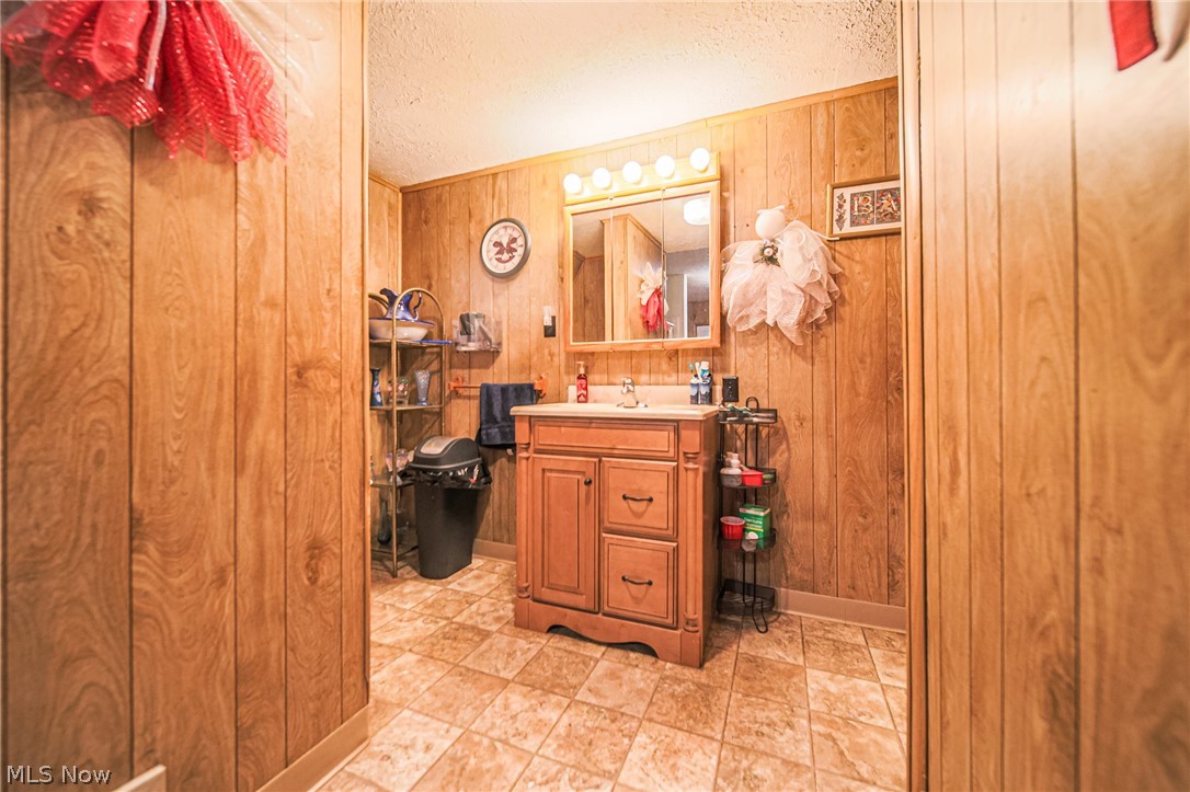 7785 Jewell Grenville Road Kinsman OH 44428