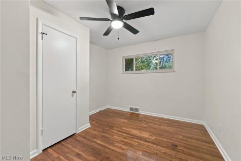 24914 E Oakland Bay Village OH 44140
