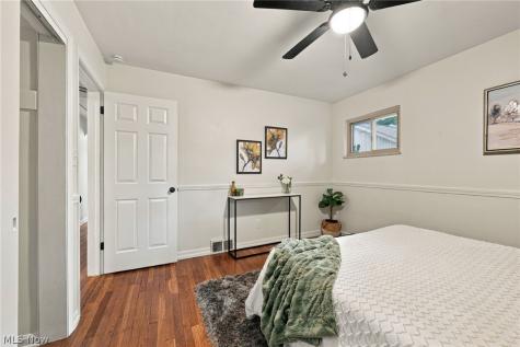 24914 E Oakland Bay Village OH 44140