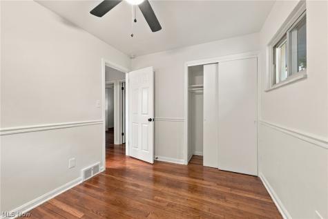 24914 E Oakland Bay Village OH 44140