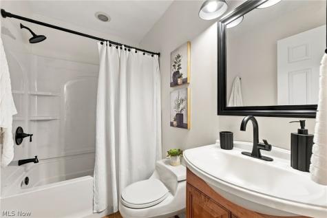 24914 E Oakland Bay Village OH 44140