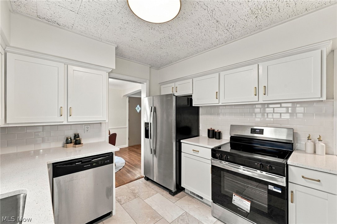 24914 E Oakland Bay Village OH 44140