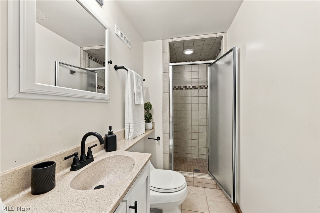 24914 E Oakland Bay Village OH 44140