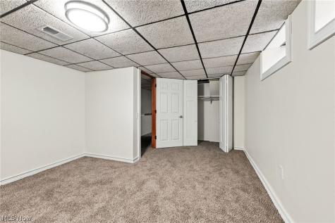 24914 E Oakland Bay Village OH 44140