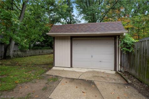 24914 E Oakland Bay Village OH 44140